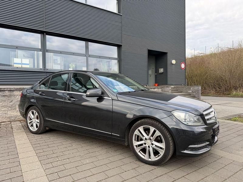 Gebraucht Mercedes C220 170 PS (125 kW) 2012 Schwarz Limousine