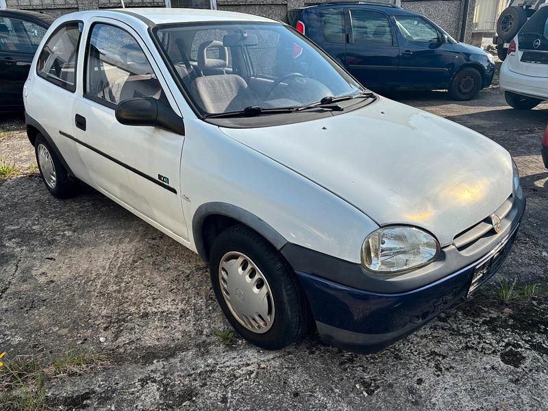 Second-hand Opel Corsa 45 CP (33 kW) 1995 Alb Hatchback