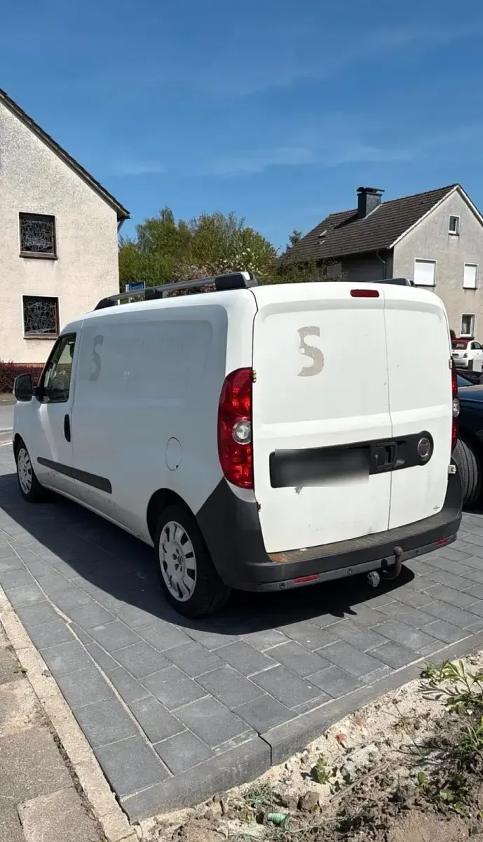 Gebraucht Fiat Doblò 90 PS (66 kW) 2011 Weiß Van / Kleinbus