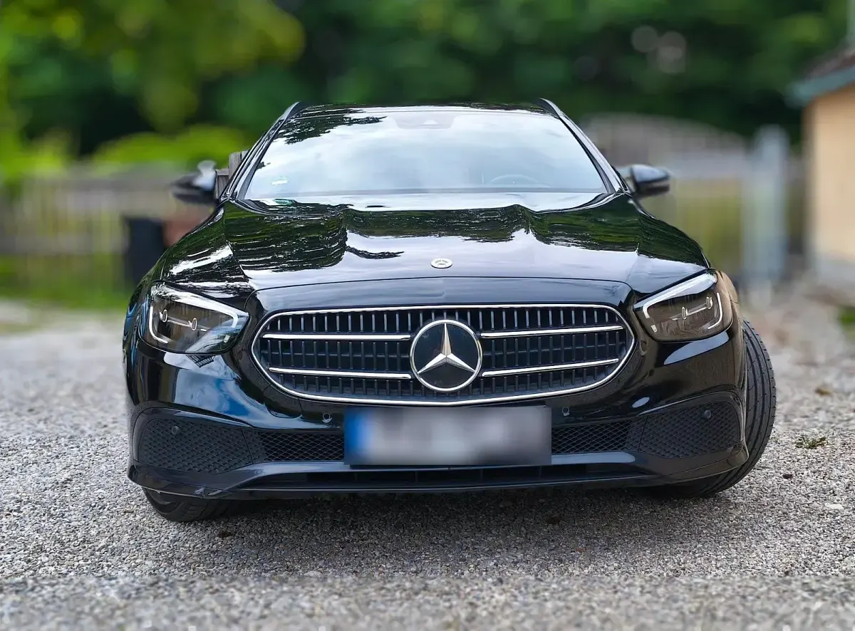 Gebraucht Mercedes E200 160 PS (117 kW) 2021 Schwarz Kombi