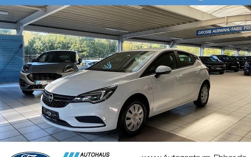 Gebraucht Opel Astra Selection 110 PS (80 kW) 2017 Weiß Limousine
