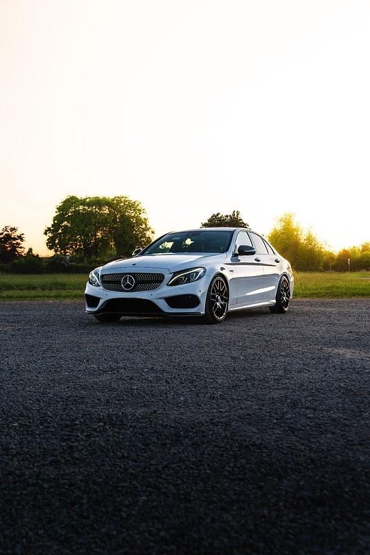 Weiß Gebraucht 2016 Mercedes C400 Limousine | 27.000 € (Fairer Preis) - Bild 1/4