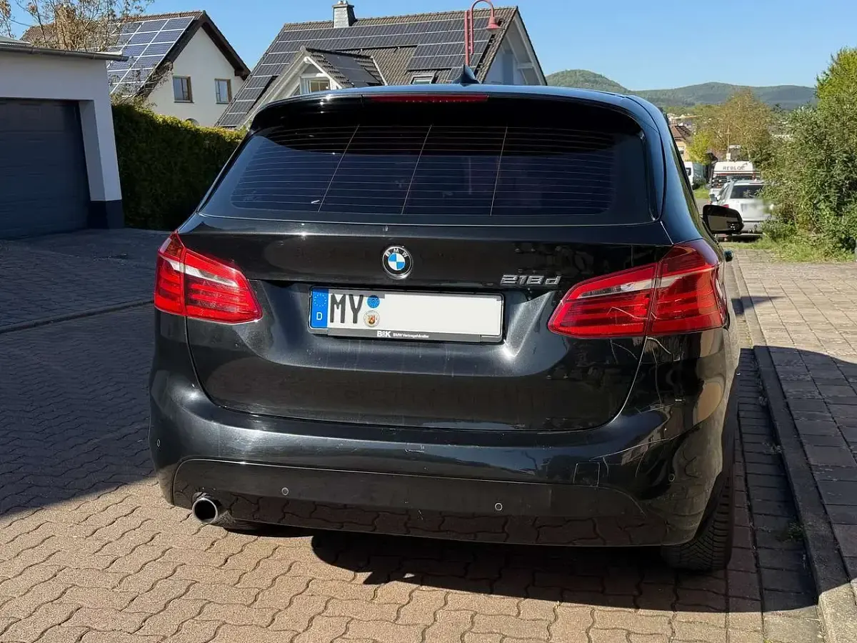 Gebraucht BMW 218 Active Tourer Advantage 150 PS (110 kW) 2015 Schwarz Van / Kleinbus