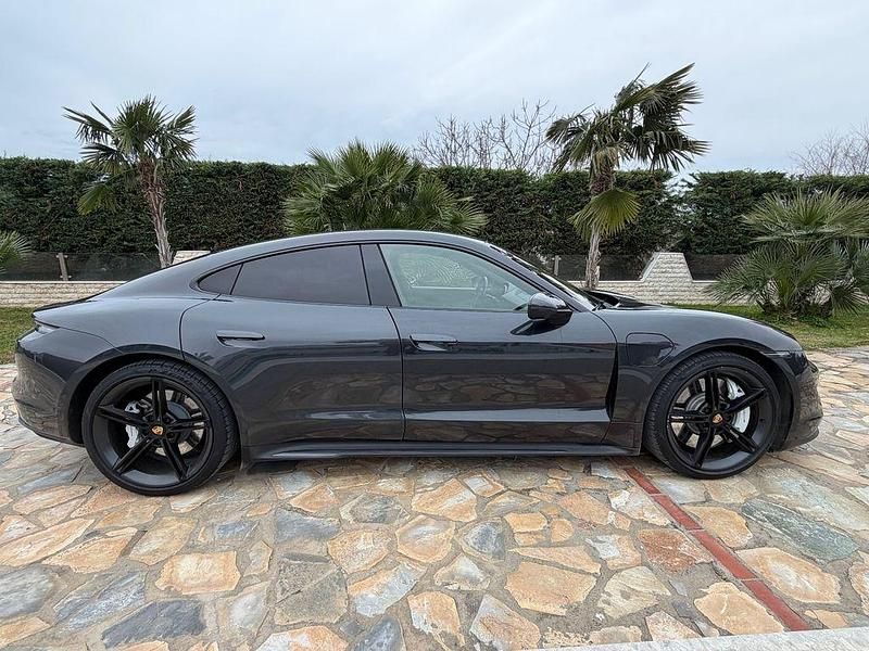 Gebraucht Porsche Taycan 4S Performance Package 419 kW (571 PS) 2023 Vulkangraumetallic Limousine