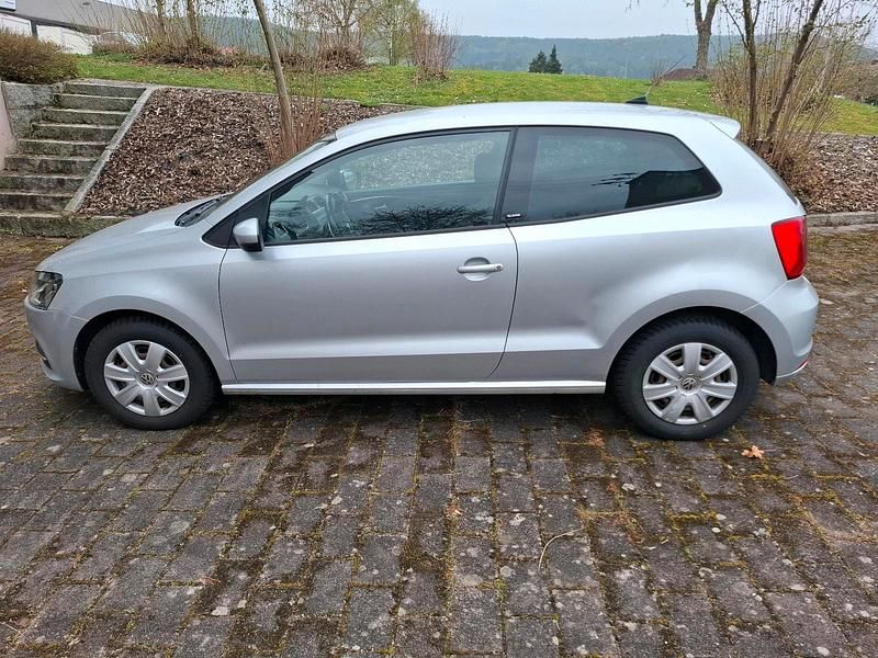 Gebraucht VW Polo 66 PS (48 kW) 2016 Grau Kleinwagen