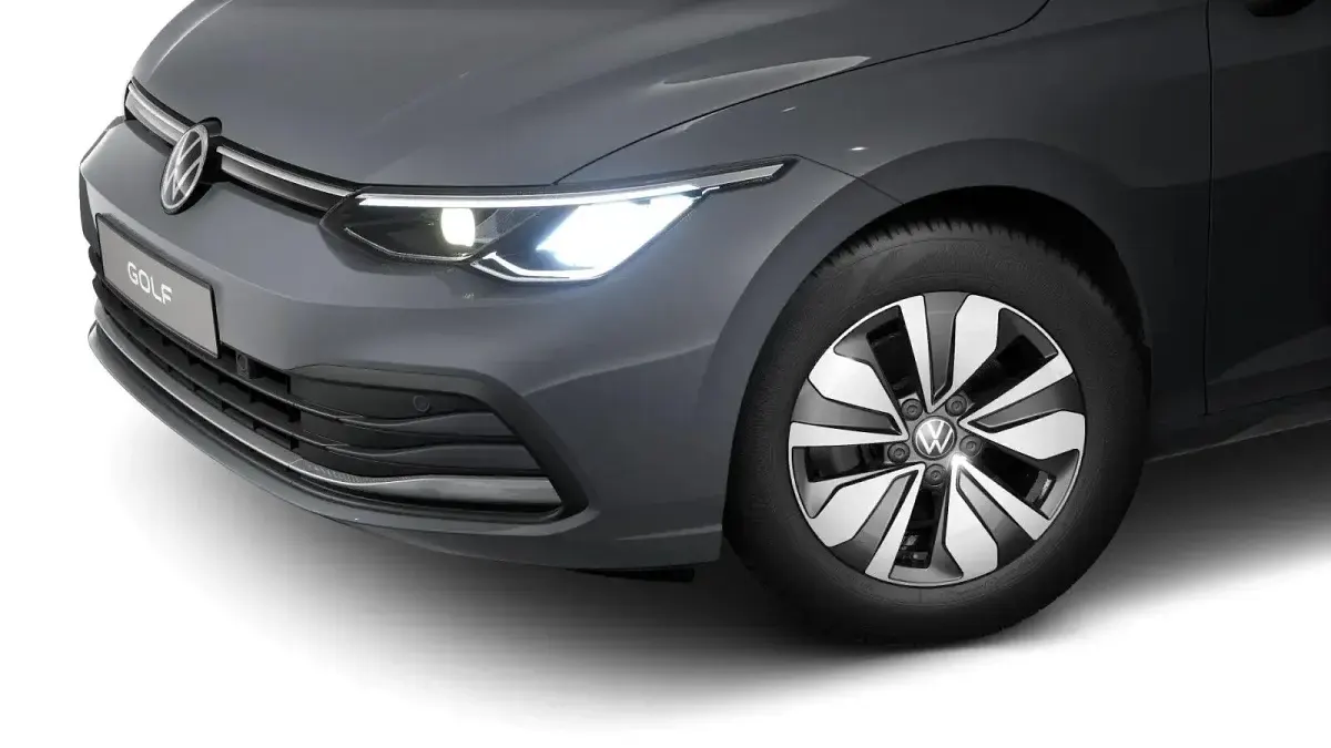 Gebraucht VW Golf VIII Move 110 PS (80 kW) 2024 Grau Limousine