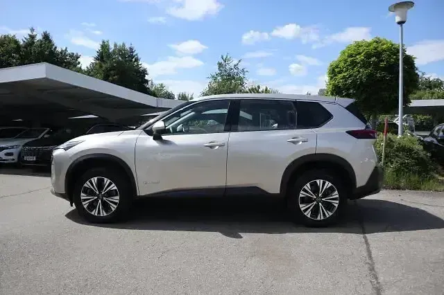 Gebraucht Nissan X-Trail Acenta 163 PS (119 kW) 2023 Champagne silver SUV