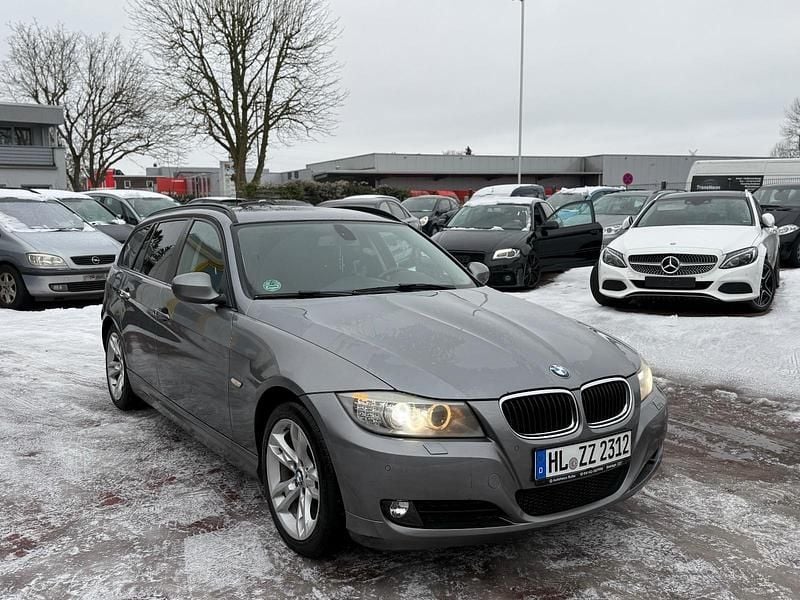 Gebraucht BMW 320 143 PS (105 kW) 2011 Silber Kombi
