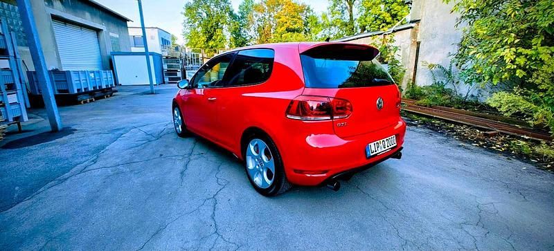 Rot Gebraucht 2009 VW Golf VI GTI Limousine | 7.900 € (Fairer Preis) - Bild 1/4
