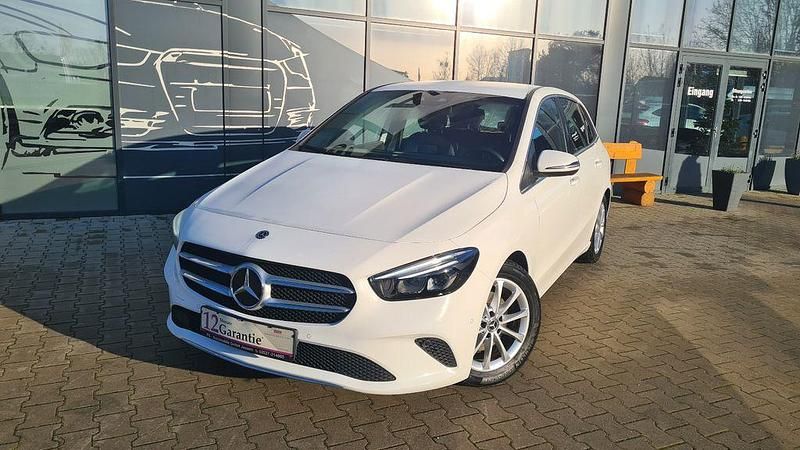 Gebraucht Mercedes B200 150 PS (110 kW) 2020 Weiß Van / Kleinbus