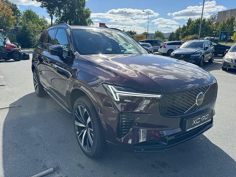 Neu Volvo XC90 Plus 455 PS (334 kW) 2025 Rot SUV