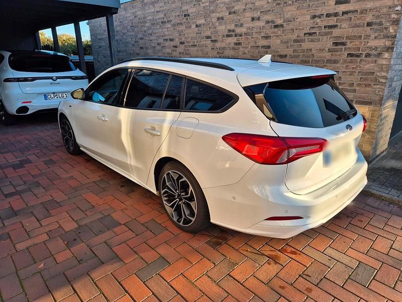 Gebraucht Ford Focus ST-Line 150 PS (110 kW) 2019 Weiß Kombi