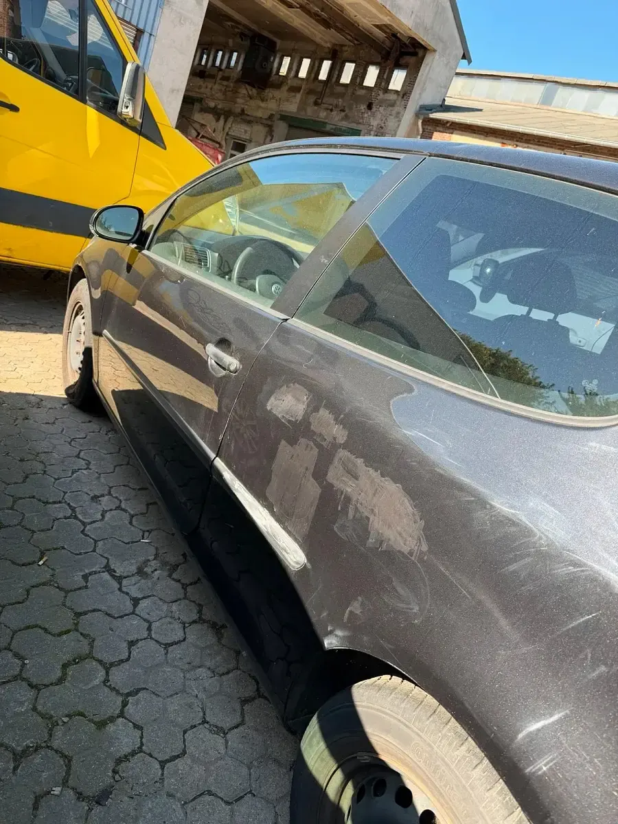 Gebraucht VW Golf V 75 PS (55 kW) 2004 Schwarz Kleinwagen