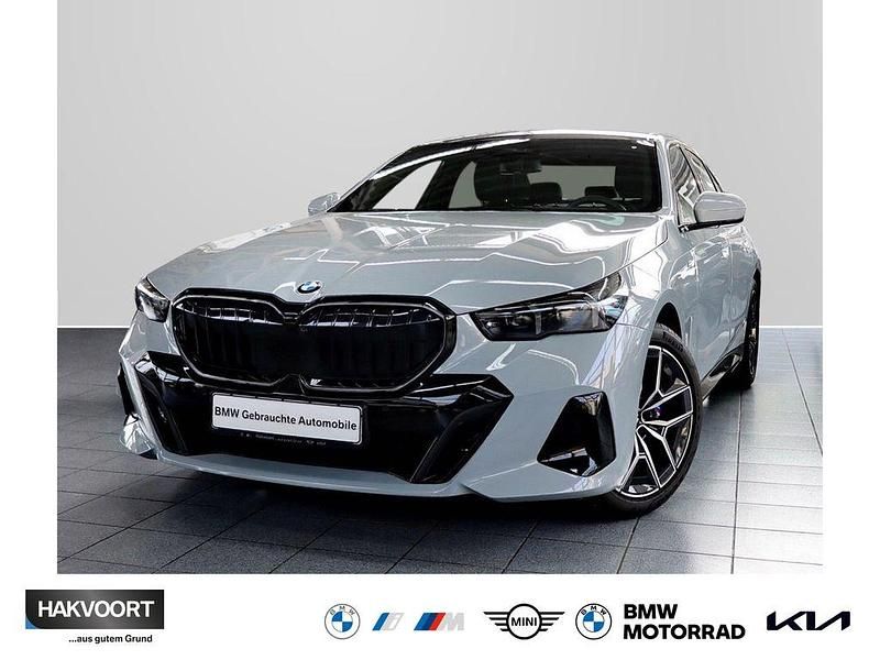 Grau Gebraucht 2023 BMW 520 M Sport Limousine | 48.500 € - Bild 1/4