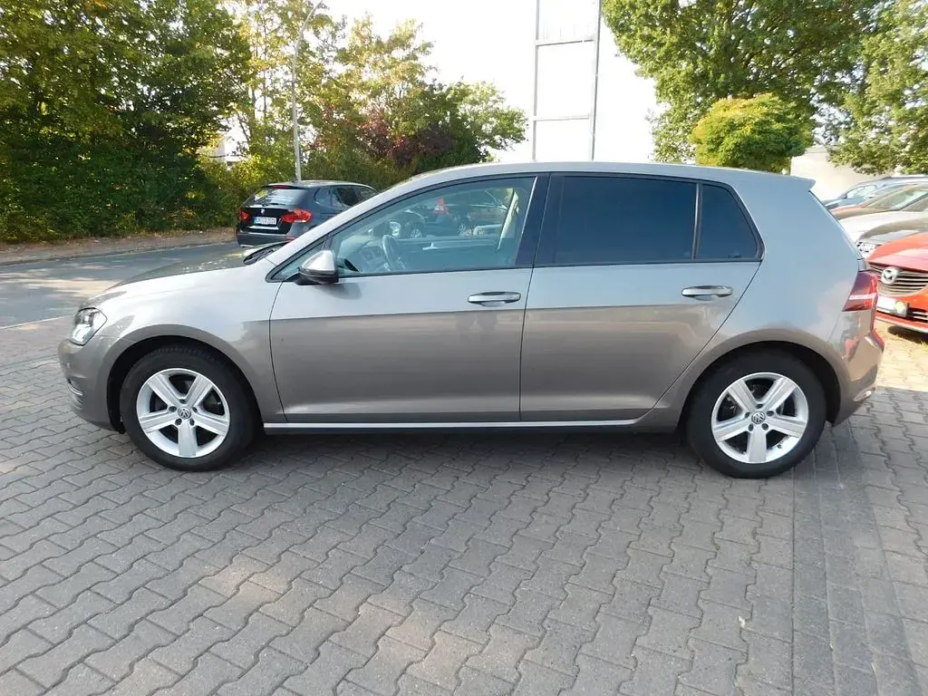 Gebraucht VW Golf VII Trendline 105 PS (77 kW) 2014 Grau Limousine