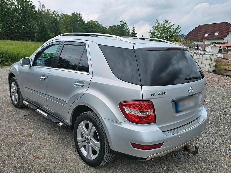 Gebraucht Mercedes ML450 306 PS (225 kW) 2009 Silber SUV