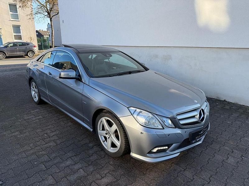 Gebraucht Mercedes E250 AMG 204 PS (150 kW) 2011 Silber Coupé