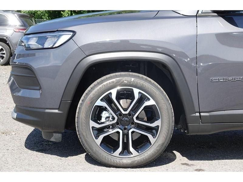 Neu Jeep Compass Altitude 131 PS (96 kW) 2025 Grau SUV