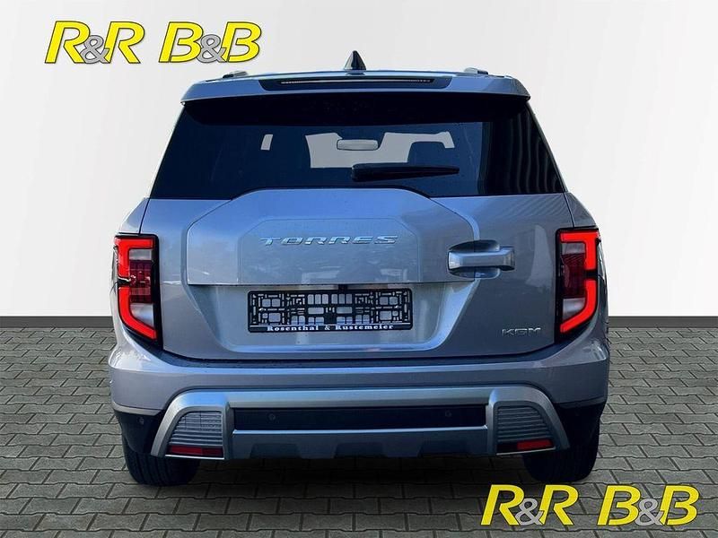 Neu KGM Torres 163 PS (119 kW) 2026 Metallic) (silber SUV