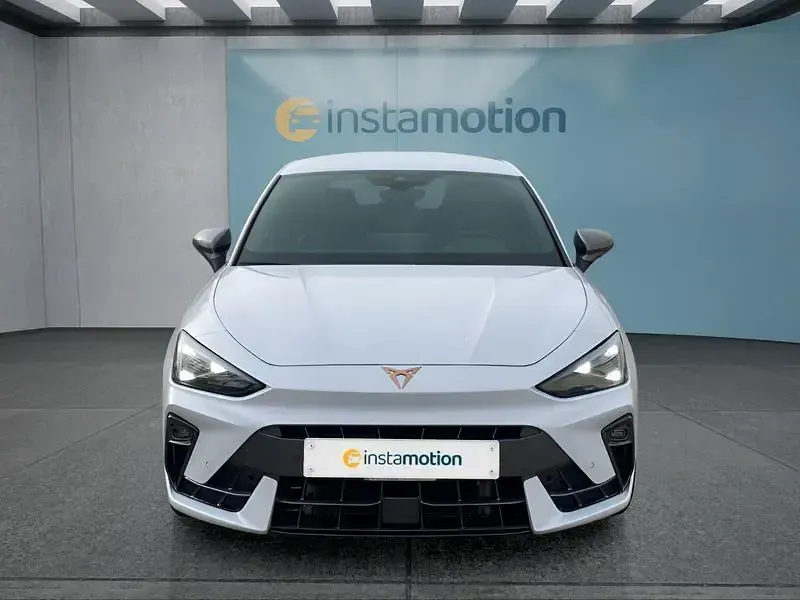 Używany Cupra Leon 204 KM (150 kW) 2024 Biały Hatchback