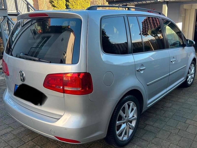 Gebraucht VW Touran 140 PS (102 kW) 2012 Silber Van / Kleinbus