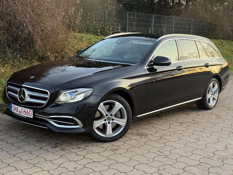 Gebraucht Mercedes E350 258 PS (189 kW) 2017 Schwarz Limousine