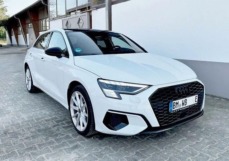 Gebraucht Audi A3 Sportback e-tron Advanced 204 PS (150 kW) 2024 Weiß Kleinwagen