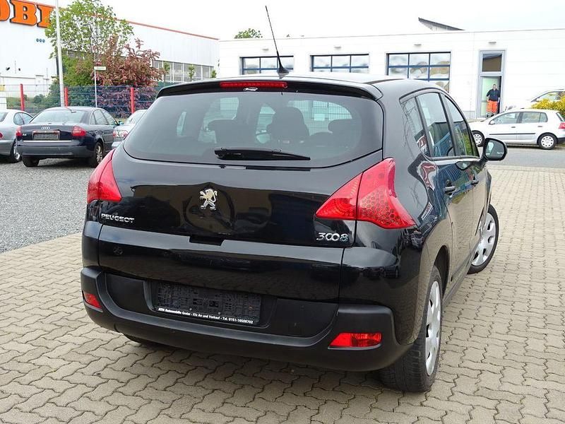 Gebraucht Peugeot 3008 Tendance 120 PS (88 kW) 2009 Schwarz Van / Kleinbus
