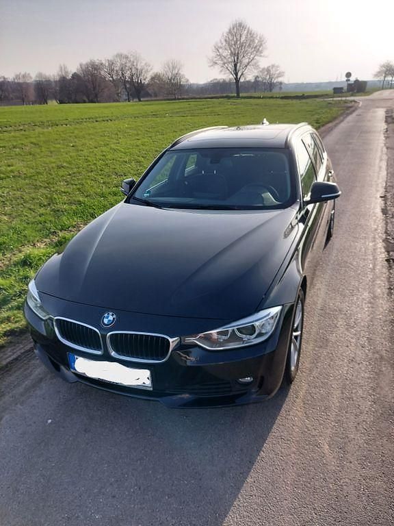 Gebraucht BMW 318 143 PS (105 kW) 2013 Schwarz Kombi