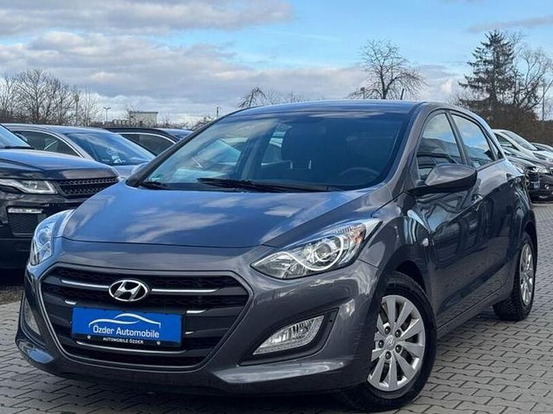 Gebraucht Hyundai i30 Classic 150 PS (110 kW) 2016 Grau Limousine