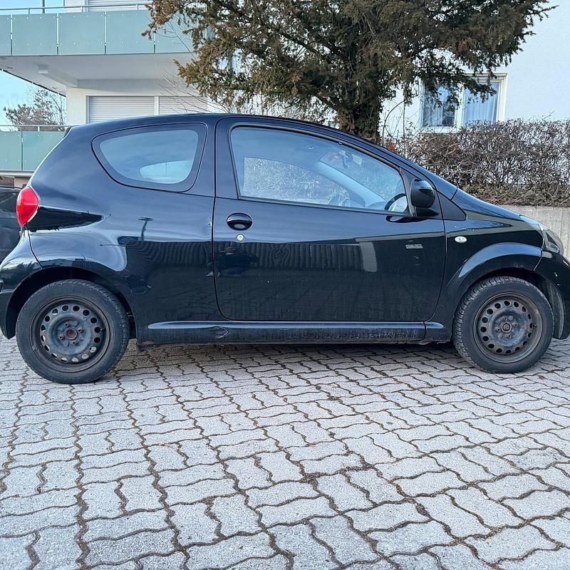 Gebraucht Toyota Aygo 68 PS (50 kW) 2006 Schwarz Kleinwagen