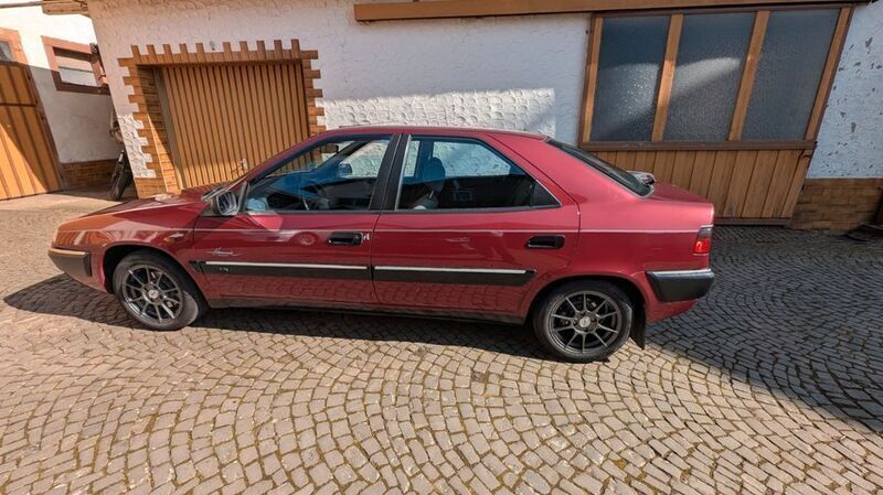 Rot Gebraucht 1996 Citroën Xantia Limousine | 2.500 € - Bild 1/4