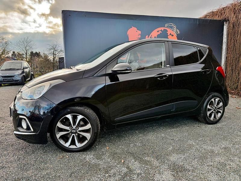 Gebraucht Hyundai i10 67 PS (49 kW) 2016 Schwarz Kleinwagen