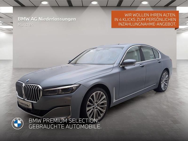 Grau Gebraucht 2022 BMW 740 Sport Line Limousine | 66.910 € (Teuer) - Bild 1/4