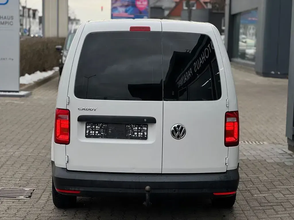 Second-hand VW Caddy 102 CP (75 kW) 2020 Alb Monovolum