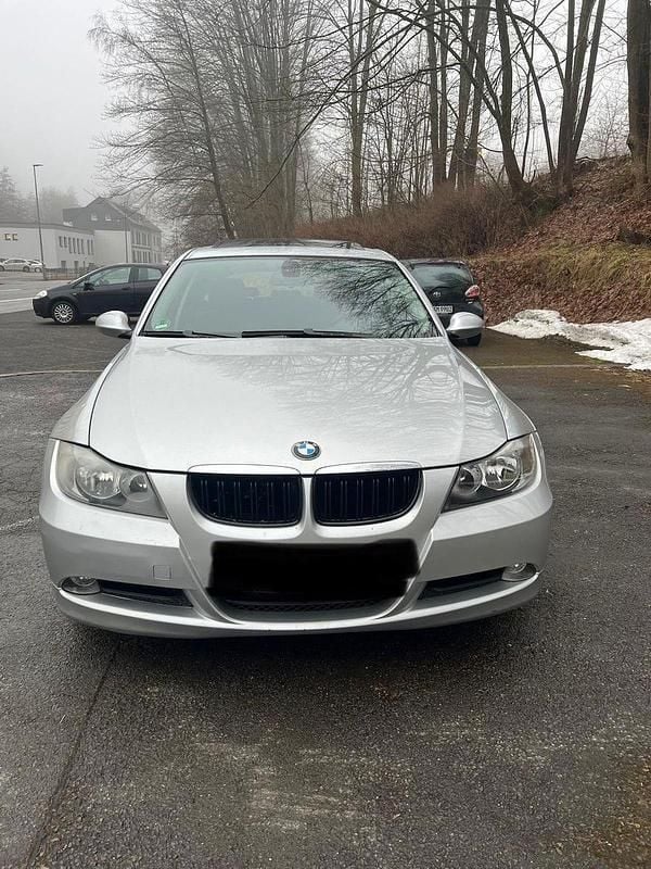 Gebraucht BMW 320 177 PS (130 kW) 2007 Silber Kombi