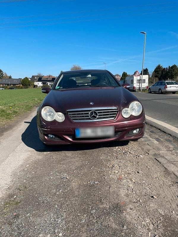 Gebraucht Mercedes C200 122 PS (89 kW) 2005 Rot Coupé