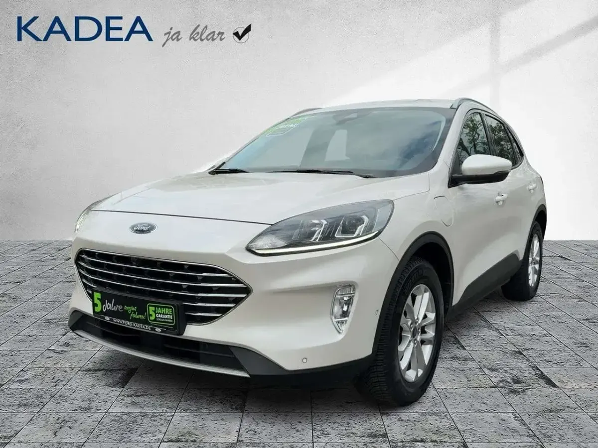 Gebraucht Ford Kuga Titanium 224 PS (164 kW) 2022 Arktisweiß (metallic) SUV