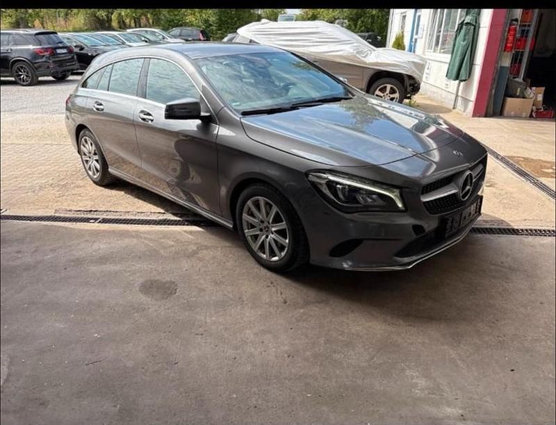 Grau Gebraucht 2017 Mercedes CLA200 AMG Kombi | 14.500 € (Guter Preis) - Bild 1/1