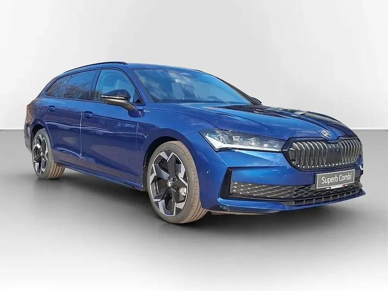 Neu Skoda Superb SportLine 110 PS (80 kW) 2026 Blau Kombi