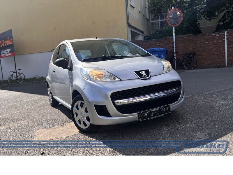 Grau Gebraucht 2009 Peugeot 107 Filou Kleinwagen | 2.990 € (Fairer Preis) - Bild 1/4