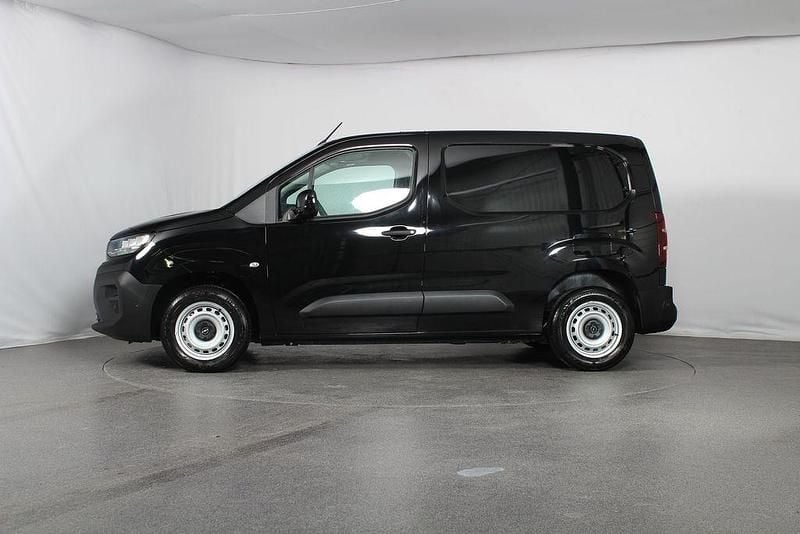 Neu Opel Combo 102 PS (75 kW) 2025 Karbon schwarz metallic/schwar Van / Kleinbus