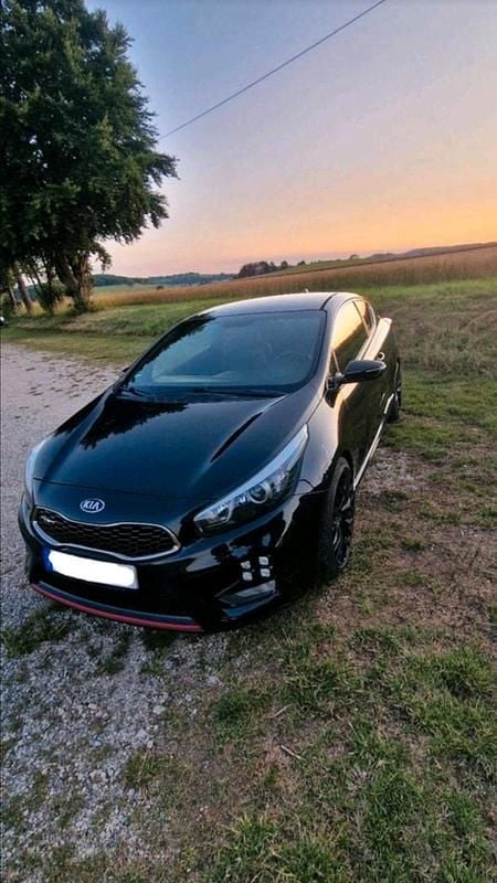 Schwarz Gebraucht 2015 Kia Ceed GT GT Limousine | 9.400 € (Guter Preis) - Bild 1/4