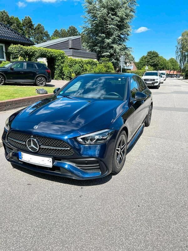 Blau Gebraucht 2022 Mercedes C180 AMG line Limousine | 35.500 € (Fairer Preis) - Bild 1/4