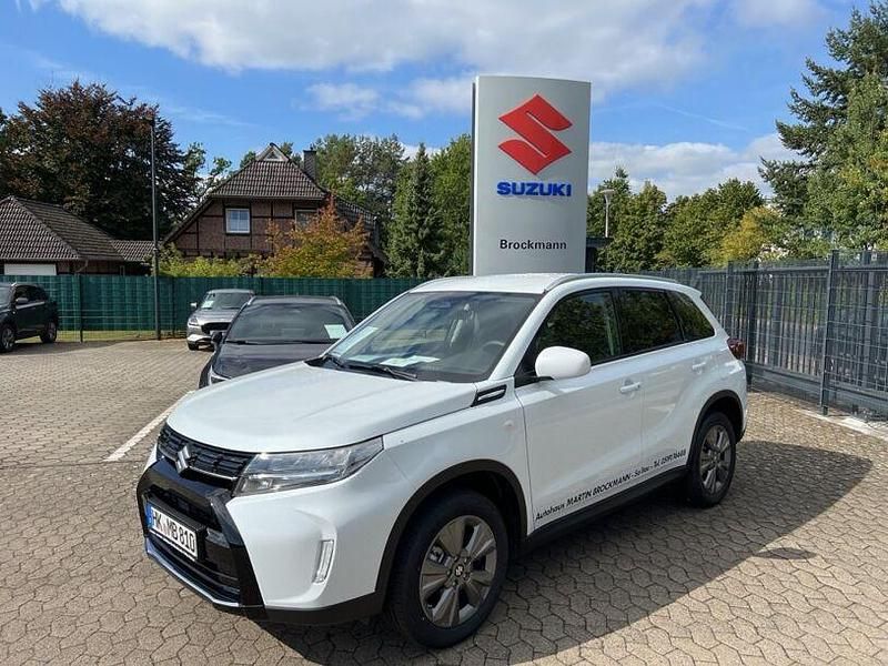 Pearl cool white metallic Gebraucht 2025 Suzuki Vitara Comfort SUV | 26.660 € (Fairer Preis) - Bild 1/4