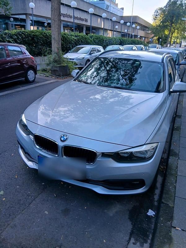Silber Gebraucht 2016 BMW 318 Kombi | 8.900 € (Superpreis) - Bild 1/4