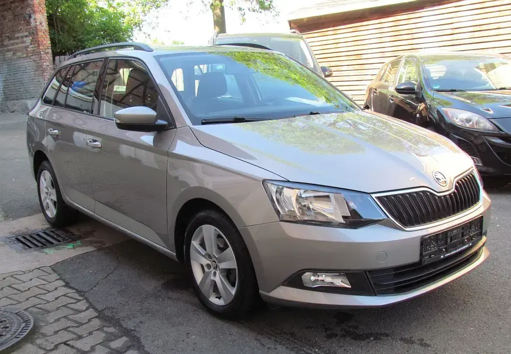Używany Skoda Fabia Joy 90 KM (66 kW) 2016 Szary Sedan/Limuzyna