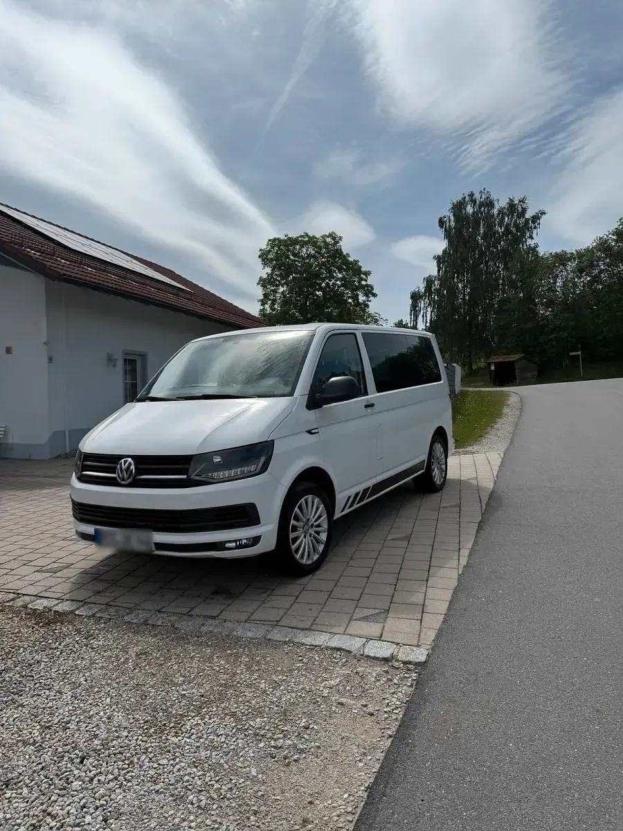 Gebraucht VW Multivan 150 PS (110 kW) 2016 Weiß Van / Kleinbus