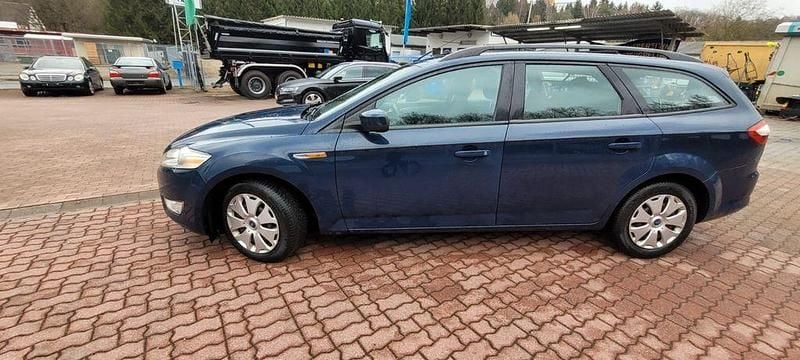 Gebraucht Ford Mondeo Ambiente 140 PS (102 kW) 2009 Blau Limousine