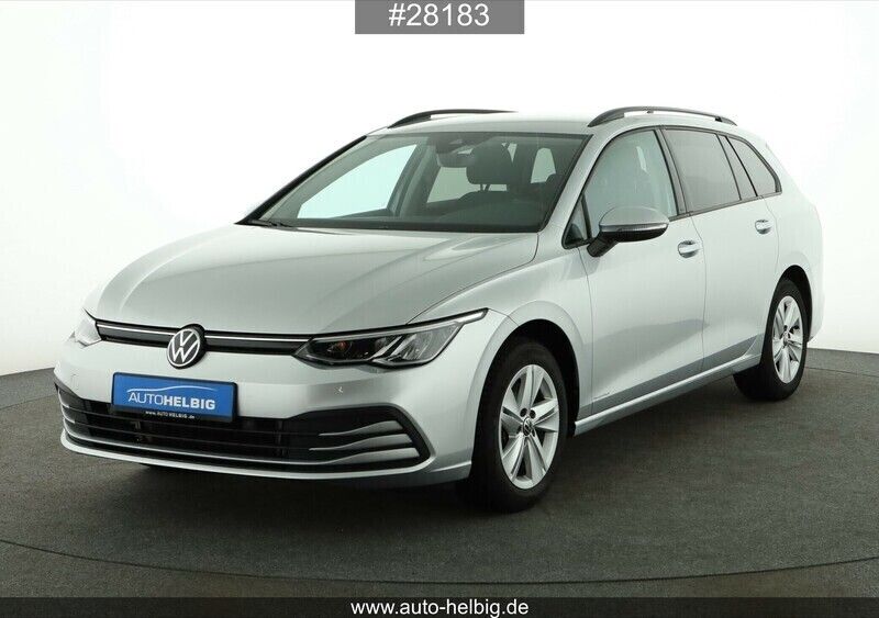 Reflexsilber metallic Gebraucht 2022 VW Golf VIII Life Kombi | 22.880 € (Fairer Preis) - Bild 1/4